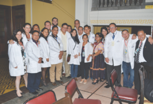 Médicos de Guatemala egresados en Cuba condenaron agresiones de EE.UU a la isla
