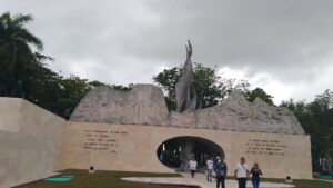 LOS BAYAMESES VUELVEN, EN CUADRO UNIDO, A SUS CALLES