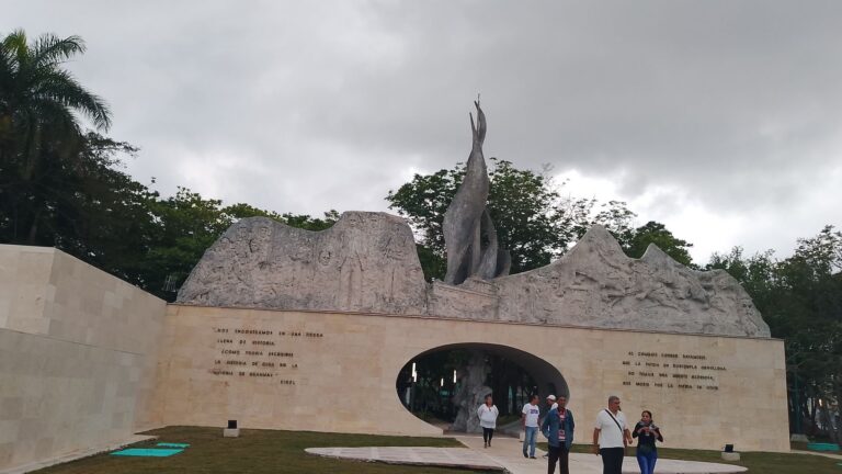 LOS BAYAMESES VUELVEN, EN CUADRO UNIDO, A SUS CALLES