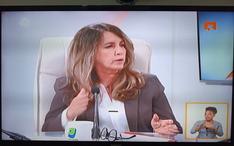 Ministra de Educación da a conocer medidas adoptadas en el sector