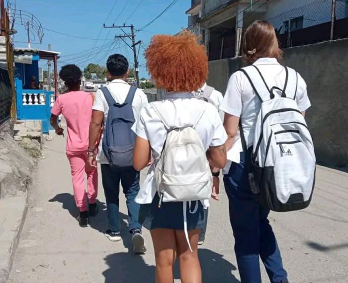 Las batas blancas en el barrio