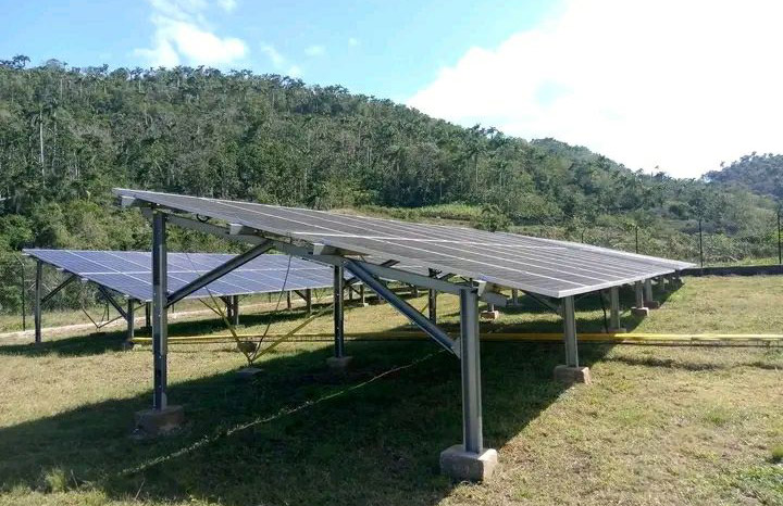 Sincronizan mini parque solar en comunidad serrana de Guantánamo
