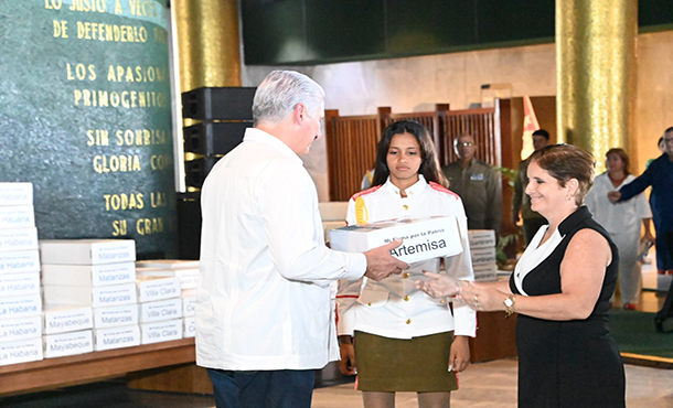 muestra-documental-de-las-firmas-por-la-patria